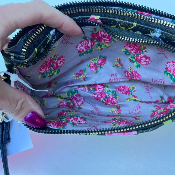 Betsey Johnson Wristlet/Pouch Black & Floral Print - Picture 5 of 11